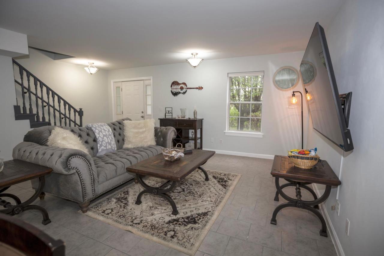 Elegant 3 Bedroom Apt With Free Parking And Balcony Nashville Exterior foto