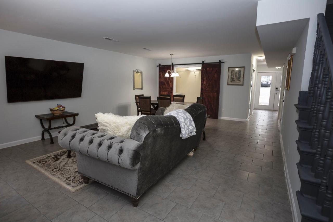 Elegant 3 Bedroom Apt With Free Parking And Balcony Nashville Exterior foto